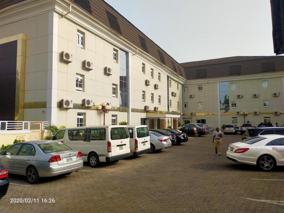 Immaculate Platinum Hotell Abuja Exteriör bild