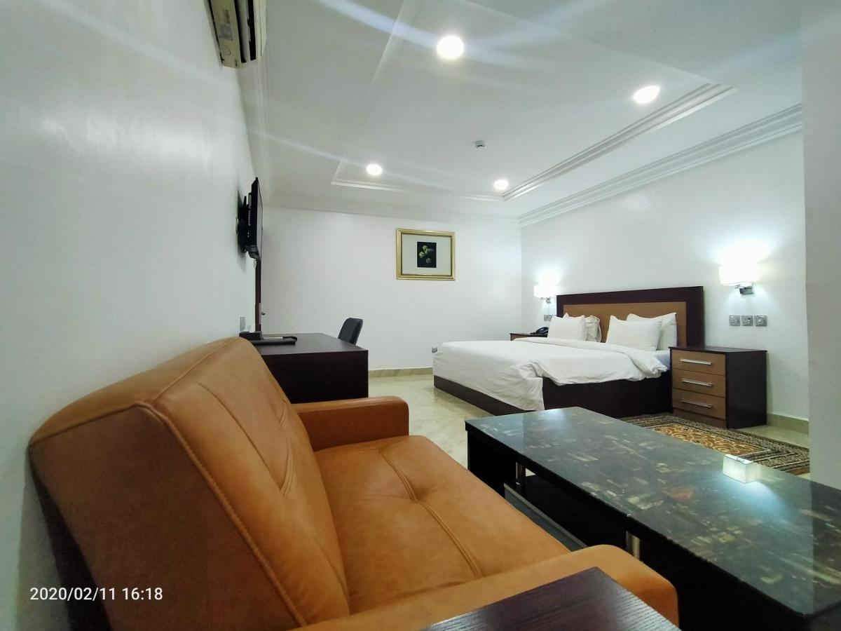 Immaculate Platinum Hotell Abuja Exteriör bild