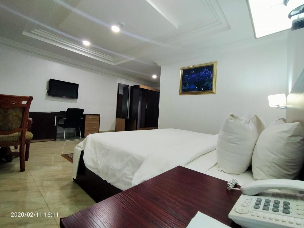 Immaculate Platinum Hotell Abuja Exteriör bild